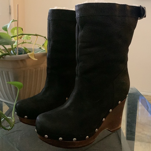 UGG Carnagie Wedge Clog Boots - Picture 7 of 14